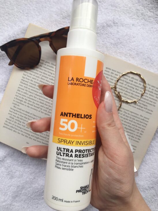 My favorite sunscreen body product - La Roche Posay Anthelios Ultra Light Body Spray SPF 50 - SPF Summer Essentials - Skincare - Inspire to Glow Lifestyle Blog