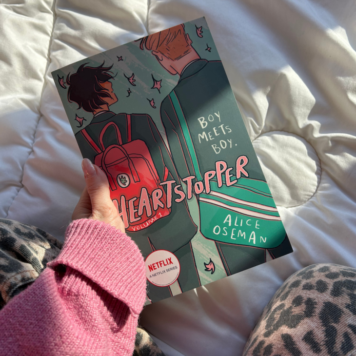 Inspire to Glow - 2024 Reading Wrap-Up | My Favorite Books - Heartstopper Series by Alice Oseman - Contemporary - Graphic Novel - Young Adult - Romance - LGBTQIA+ Representation